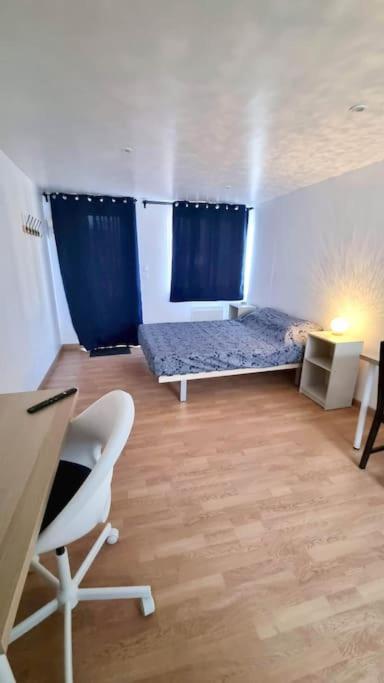 Studio En Rez De Jardin Avec Terrasse Privee - Le Petit Chateau Avesnois - Tv - Wifi - Logement Complet Avesnes-sur-Helpe Εξωτερικό φωτογραφία